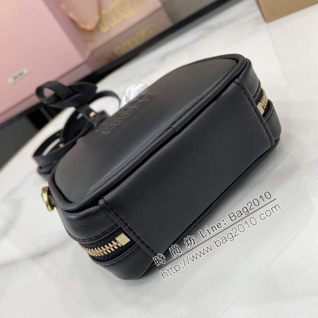 miumiu繆繆專櫃最新款迷你公事包單肩斜挎女包 jh2525型號：5NR036